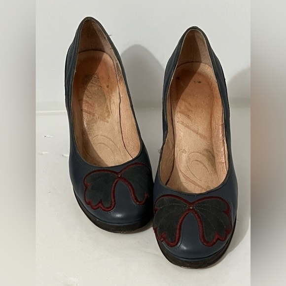 Ted Baker | Blue All Leather with Suede Bow Detail on Toes - Size 7 - Picture 3 of 13